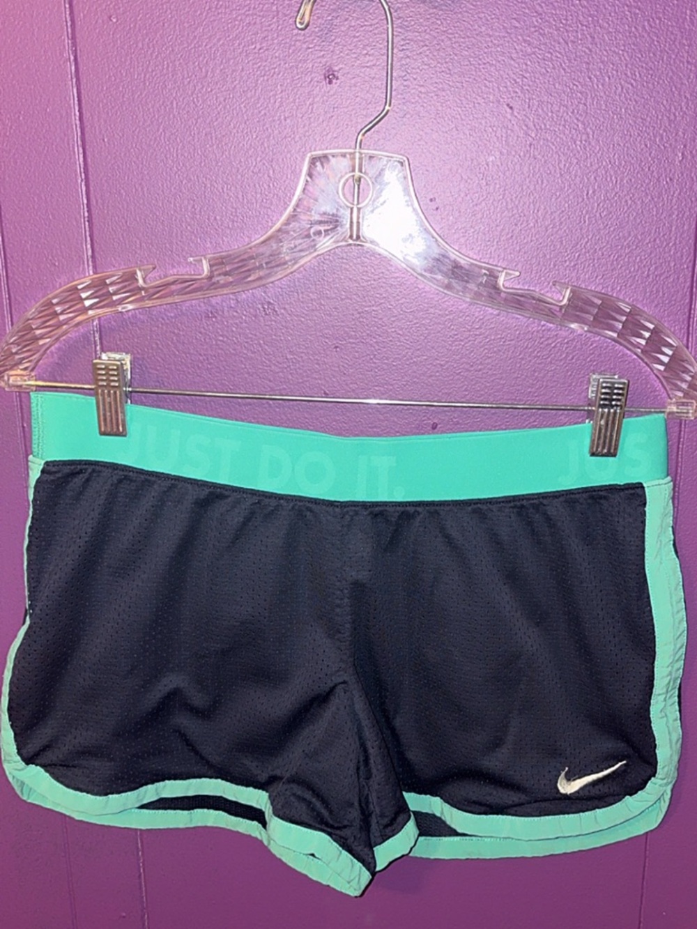 Nike Dri-FIT Navy Blue/Teal Athletic Shorts Women’s Medium